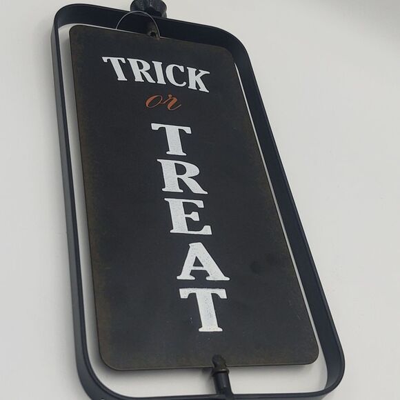 Rustic Metal Halloween Candy Spinning Yard Sign - Picture 4 of 5